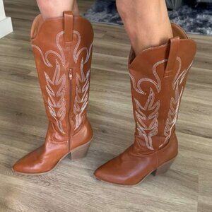 GOOD AS NEW BROWN COWBOY BOOTS